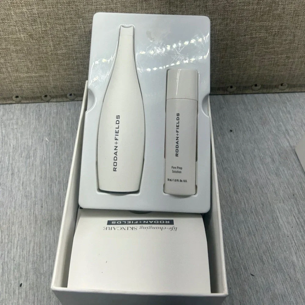 Rodan + Fields Pore Cleansing System Tool with Pore Prep Solution and Tips White
